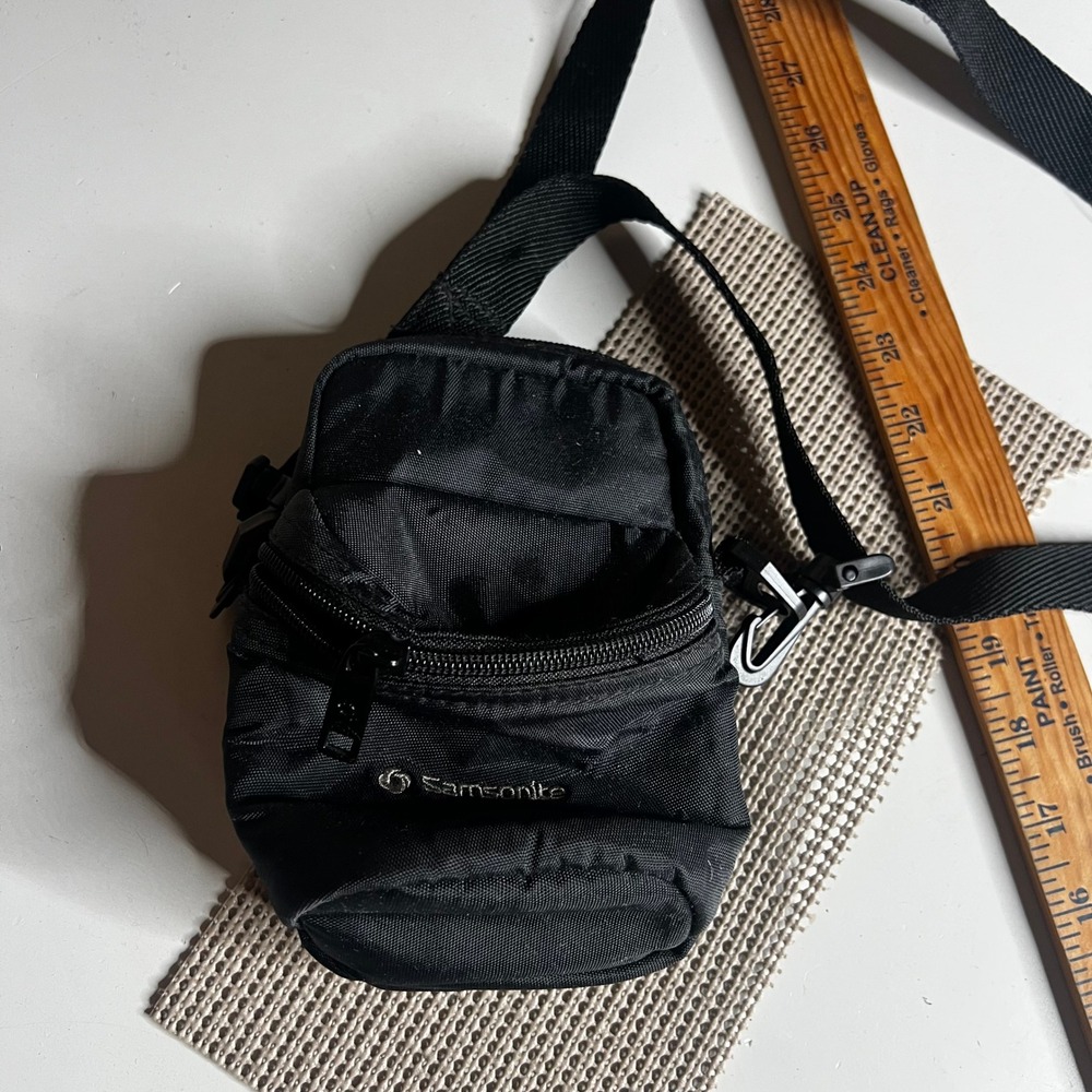 Samsonite Black Nylon Mini Crossbody Camera Bag Travel Belt Pouch Utility Case